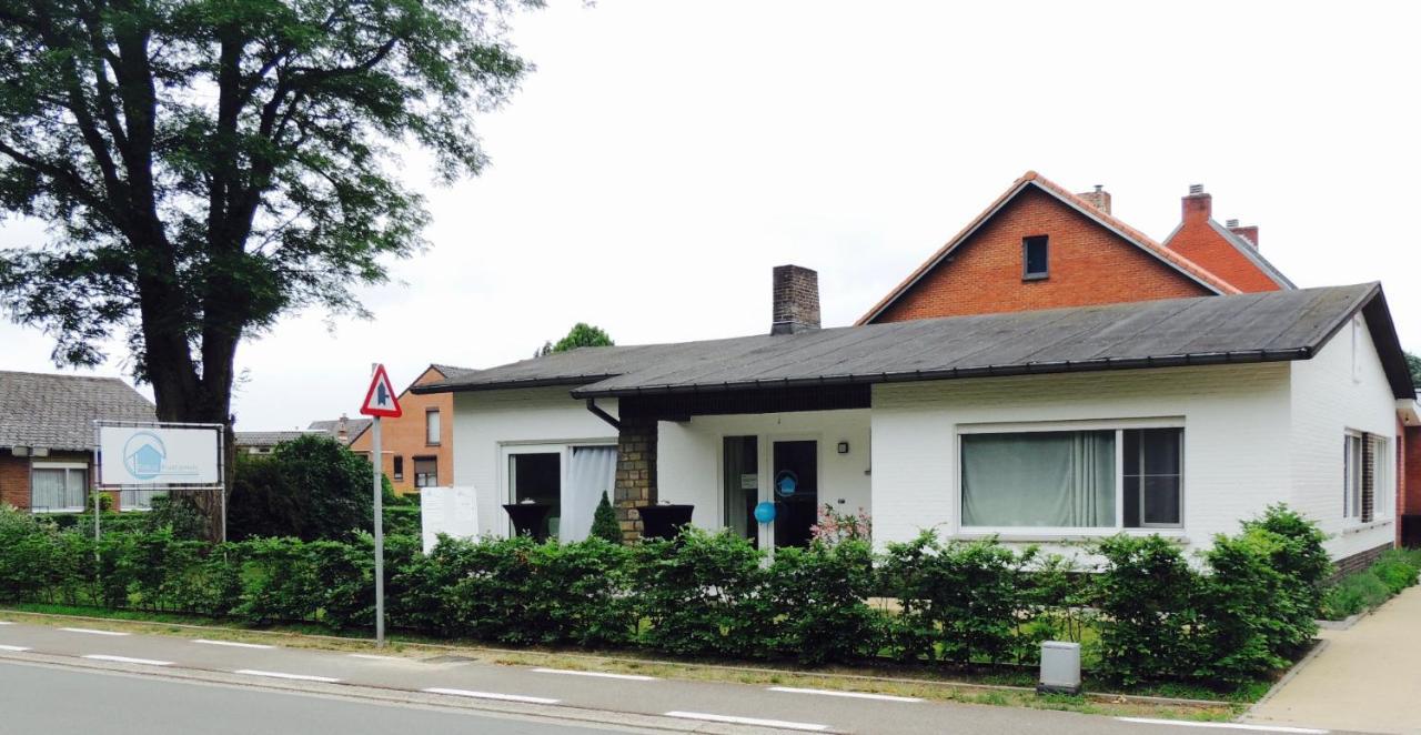 Fokus Praktijkhuis Hotell Dessel Exteriör bild